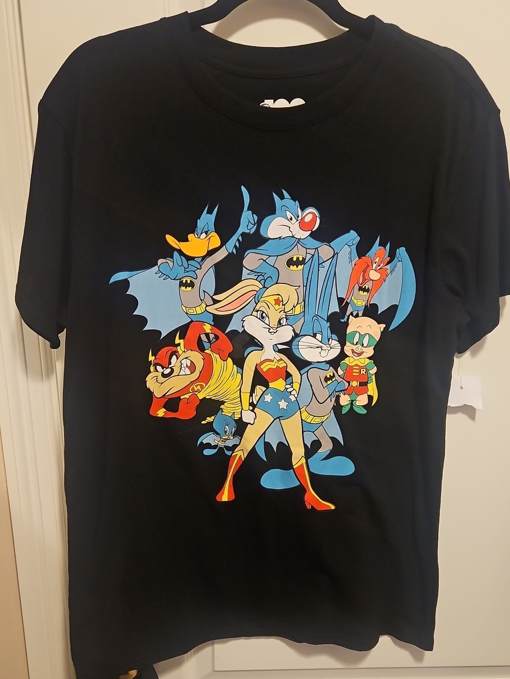 Looney Tunes Superhero Graphic Tee Sz XL Juniors NWT